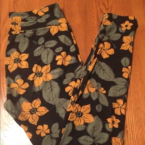 ✨$5 Bargain✨ OS LuLaRoe Leggings, Yellow Flowers